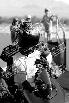 media/Nov-28-2022-Moto Forza (Mon) [[c5a51e62ca]]/Around the Pits/